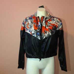 ❤️❤️❤️BNWT NIKE Windbreaker❤️❤️❤️